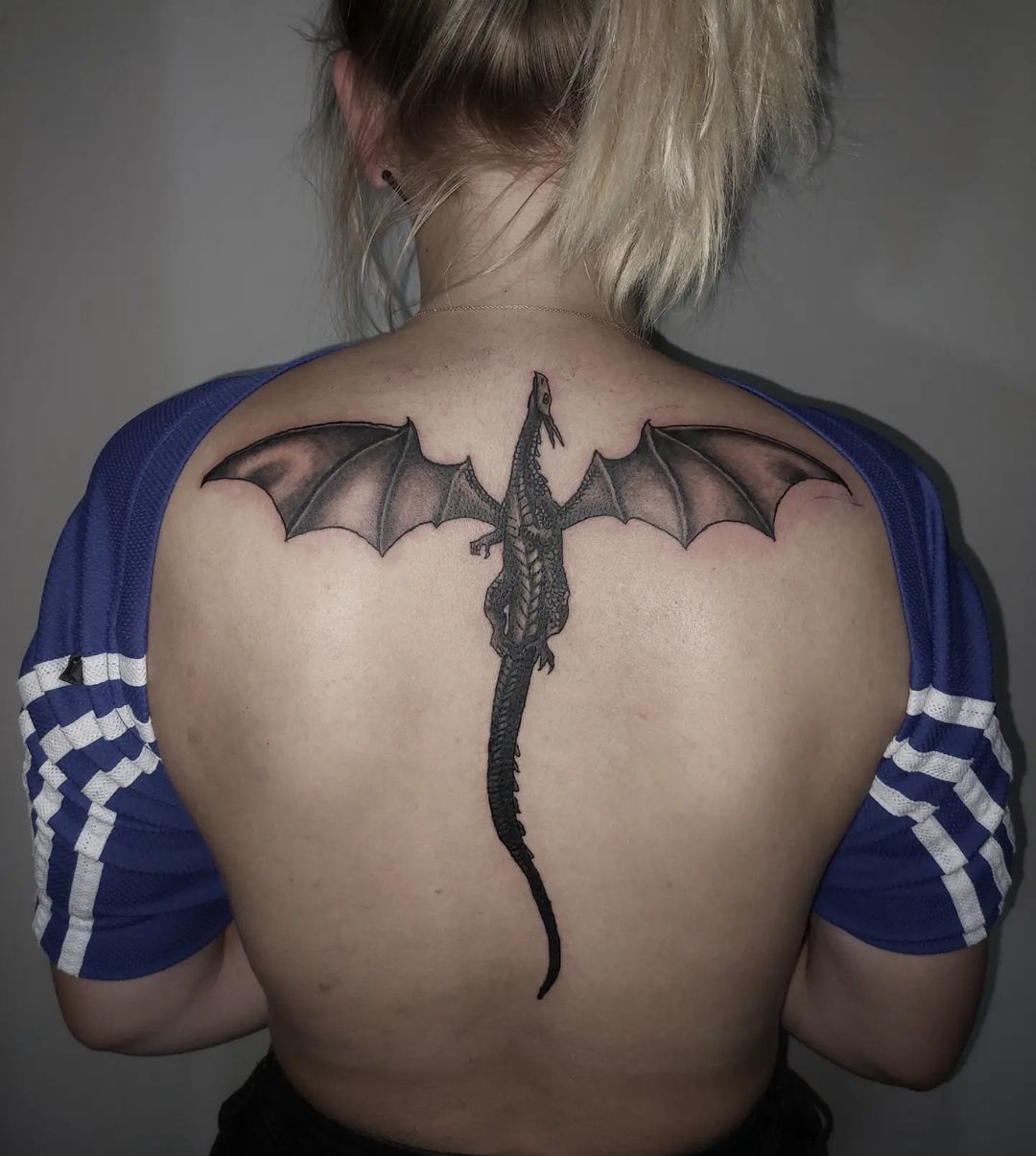 Tetovaža Zmaj na leđima - Black & Grey rad Eternal Art studio